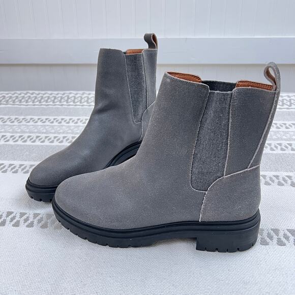 Lucky Brand Silver Ankle Boots Pull-On Metallic Leather Western Cowgirl Style - Picture 1 of 10